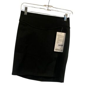 NWT Lululemon scuba mini skirt BLACK Size S